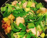 รูปขั้นตอนการทำที่ 3 ของ ไก่คั่วหม้อปลาร้านัว style by barbie👩🏼‍🍳