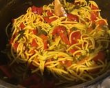 Une image de l'étape 5 de Gratin de spatzles au thon, poivrons rouges et emmental en panure épicée.
