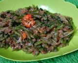 Foto langkah ke 3 dari resep Tumis kornet buncis cabe ijo.