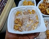 A picture of step 1 of Cereal ice-cream.