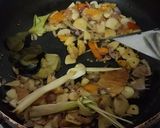 Foto langkah ke 5 dari resep Oseng kerang.