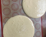 Foto del paso 3 de la receta: Torta con base de coco, bizcochuelos y praliné de nueces