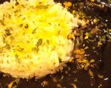 Foto del paso 10 de la receta: Calamares de potera en salsa de verduras y tinta con arroz blanco y escamas de naranja