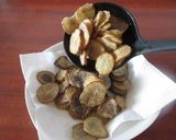 Foto del paso 3 de la receta: Papitas fritas chilotas con sal de mar y orégano