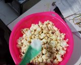 Foto langkah ke 2 dari resep Pop Corn Karamel.
