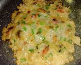 A picture of step 3 of Crispy Fried Mussel Pancake.