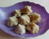 A picture of step 5 of Mawa modak.
