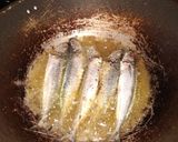 Foto langkah ke 2 dari resep Tumis Pindang Goreng.