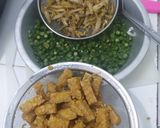 Foto langkah ke 1 dari resep Oseng kacang pendek + ikan teri asin + tempe.