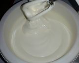 Foto langkah ke 3 dari resep Red Valvet Roll Cake.