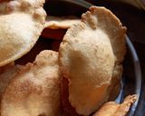 शाही कचोरी व कचोरी चाट (shahi kachori recipe in marathi) रेसिपी स्टेप 2 फोटो 