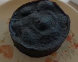 A picture of step 2 of Ice-Cream Cake.