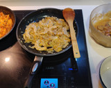 Foto del paso 3 de la receta: Solomillo de cerdo con setas y langostinos en salsa de soja
