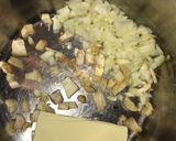 Tejszínes gombakrémleves recept fázis 1 fotója