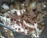 Foto langkah ke 6 dari resep Lumpia isi kol dan ayam.