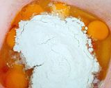 Foto langkah ke 2 dari resep Bolu gulung ekonomis dan lembut.