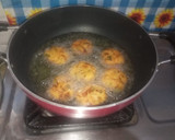 மீதமான சாதத்தில் செய்த மொரு மொரு வடை ரெசிபி ஸ்டேப் 7 புகைப்படம்