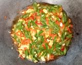 Foto langkah ke 4 dari resep Tumis Buncis Orak-arik Telur Wortel.