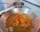 A picture of step 3 of Soto ayam (chicken and bean sprouts soup).
