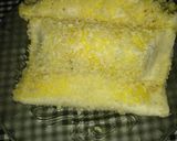 Foto langkah ke 5 dari resep Roti Gulung Pisang Coklat Keju.
