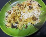 मशरूम बिर्याणी (Mushroom Biryani Recipe In Marathi) रेसिपी स्टेप 8 फोटो 