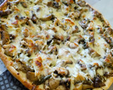 Foto del paso 5 de la receta: Pizza de hojaldre de verduras y pollo asado