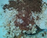 Foto langkah ke 3 dari resep Oat Choco Cookies no Oven (Less Sweet Cookies).