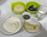 A picture of step 1 of Sugar-Free Overnight Oats.