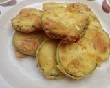 Foto langkah ke 2 dari resep Tempura Zucchini (Timun/Terung Jepang Goreng Tepung).