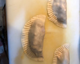 Foto del paso 2 de la receta: Empanadillas de carne y huevo duro