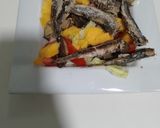 Foto del paso 3 de la receta Ensalada de sardinas, champiñones y mango