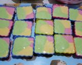 Foto langkah ke 3 dari resep Bolu Pelangi Mini Ekonomis.