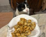 Foto del passaggio 4 della ricetta Cozze in pastella alla birra