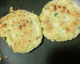 Foto del paso 2 de la receta: Croquetas de arvejas partidas con queso fresco Sin Huevos