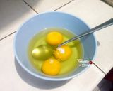 Foto langkah ke 2 dari resep Tumis Telur Enoki Saus Blackpaper.