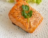 A picture of step 2 of Grilled Salmon with Salt & Pepper.