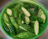 รูปขั้นตอนการทำที่ 1 ของ ส้มตำมะระขี้นก