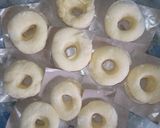 Foto langkah ke 3 dari resep Donat satu telur.