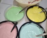 Foto langkah ke 3 dari resep Unicorn Egg White Steamed Cake.