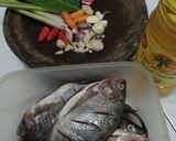 Foto langkah ke 1 dari resep Ikan nila bumbu acar.