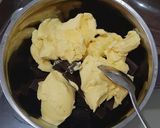 Foto langkah ke 2 dari resep Brownies Putih TeLur.