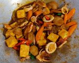 Foto langkah ke 4 dari resep Cumi Tahu Asam Manis.