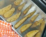 Foto langkah ke 3 dari resep Potato wedges.