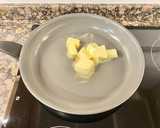 Foto del paso 3 de la receta: Pastel de queso con mermelada y manzanas caramelizadas “sin gluten”