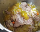 Foto del paso 6 de la receta: Conejo al tomillo y romero en olla rápida