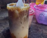 Foto langkah ke 5 dari resep Es Kopi Karamel.