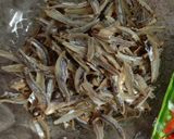 Foto langkah ke 1 dari resep Tumis Ikan Teri Perangkap.