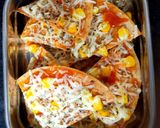 તવા ભાખરી પીઝા(Tawa Bhakhri Pizza Recipe In Gujarati) રેસીપી સ્ટેપ3ફોટો