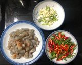รูปขั้นตอนการทำที่ 1 ของ กุ้งผัดพริก