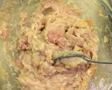 Foto langkah ke 1 dari resep Chicken burger (patty).
